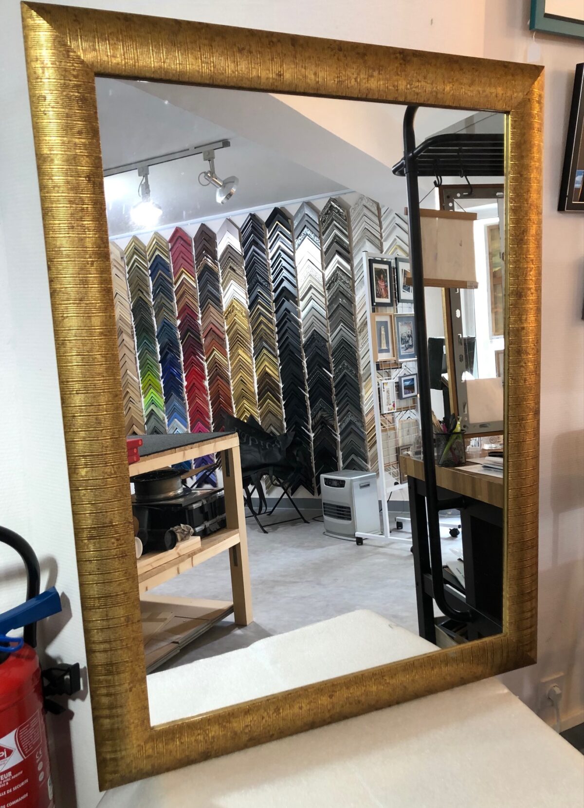 BAGGUETTE MOULUREX DORÉE
FAIT PAR L'ENCADREUR