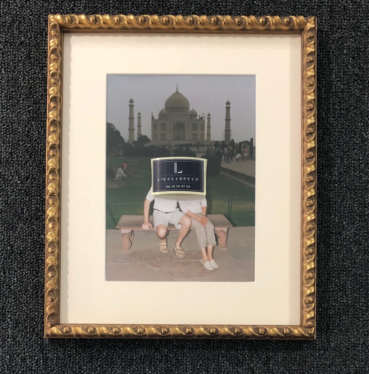 PHOTO
PASSE PARTOUT CRÈME DE COLOUR MOUNT
BAGUETTE DORÉE ANCIENNE OUEST MOULURES
L'ENCADREUR