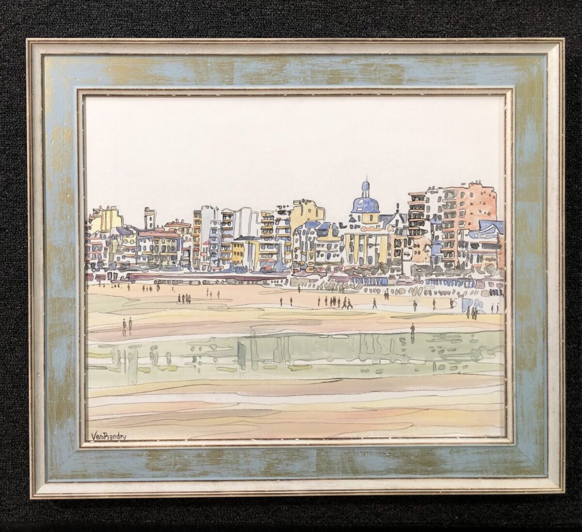 VERO BANDRY
OEUVRE ORIGINALE ACRYLIQUE FAÇON AQUARELLE , VUE DES SABLES D'OLONNE
ENCADRÉ PAR UNE BAGUETTE OUEST MOULURES BLEUE PATINÉE FAIT CHEZ L'ENCADREUR PRÈS DE LA PENDULE SUR LE REMBLAI DES SABLES
