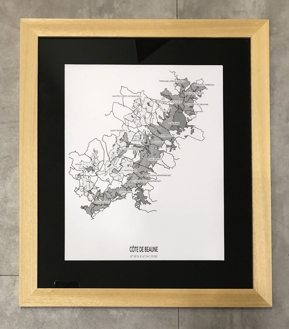 COTE DE BEAUNE
CARTOGRAPHIE DES VIGNOBLES DE BEAUNE
PASSE PARTOUT NOIR BAGUETTE AYOUS
ENCADRÉ PAR L'ENCADREUR GALERIE BLANCHE LES SABLES D'OLONNE