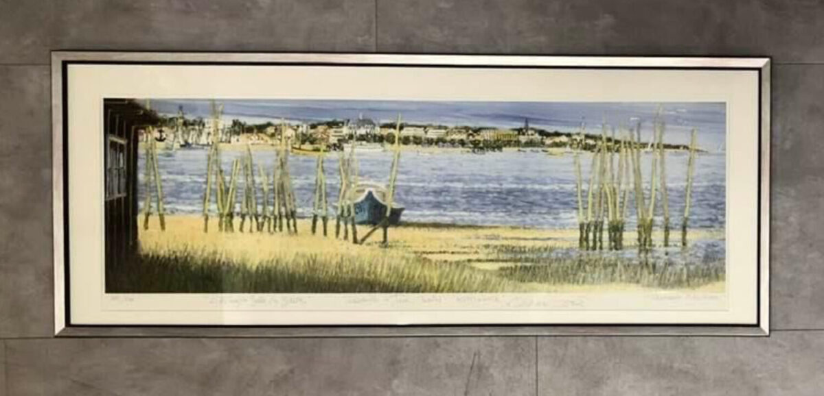 LE BASSIN D'ARCACHON
AQUARELLE PASSE APRTOUT COLOURMOUNT CRÈME
BAGUETTE ARGENT MATT EN LISERÉ NOIR
FAIT CHEZ L'ENCADREUR DE LA GALERIE BLANCHE AU 1B PROMENADE AMIRAL LAFARGEU AUX SABLES D'OLONNE