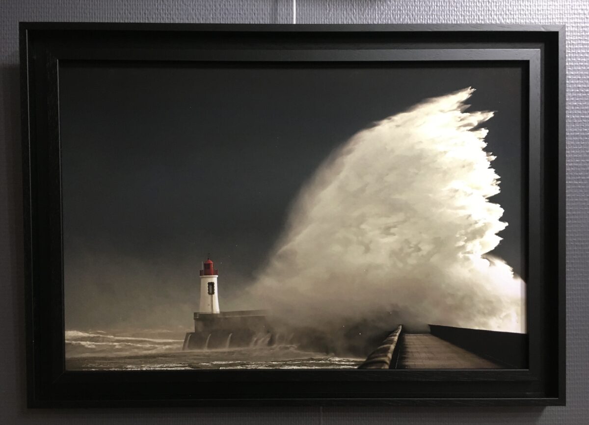 Tempête en N&B
photo de michel louvel photographe sablais
imprimée chez Alexandre Legrand en Vendée en papier fine art
encadrement ouest moulures
réalisation l'encadreur aux Sables d'Olonne