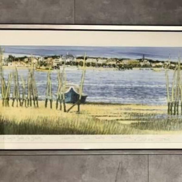 LE BASSIN D'ARCACHON
AQUARELLE PASSE APRTOUT COLOURMOUNT CRÈME
BAGUETTE ARGENT MATT EN LISERÉ NOIR
FAIT CHEZ L'ENCADREUR DE LA GALERIE BLANCHE AU 1B PROMENADE AMIRAL LAFARGEU AUX SABLES D'OLONNE