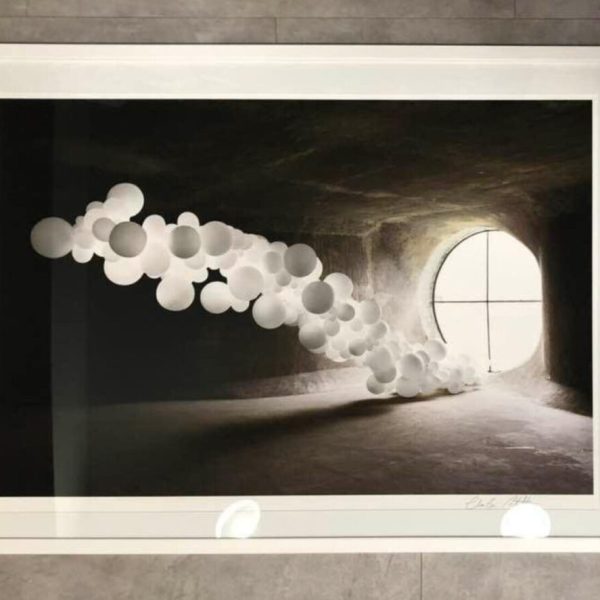 CHARLES PETILLON
PHOTO MISE EN VALEUR PAR LE PASSE PARTOUT BLANC DE CHEZ CRESCENT ET LA BAGUETTE MINIMALISTE DE CHEZ MOULUREX
FAIT PAR L'ENCADREUR AUX SABLES D'OLONNE